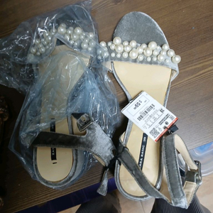 새상품.자라샌들.세일