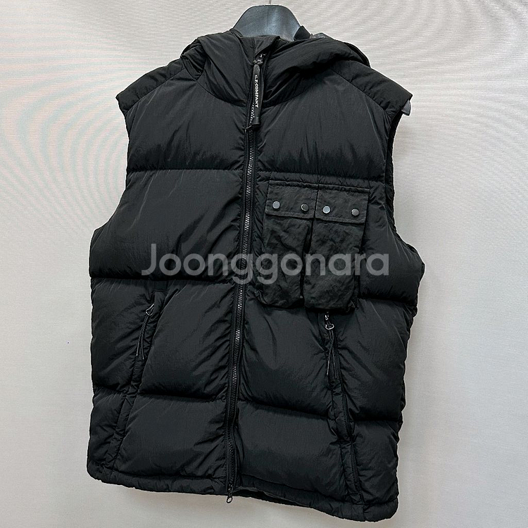 cp컴퍼니 패딩조끼 ( 95~100 )--2