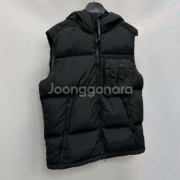 cp컴퍼니 패딩조끼 ( 95~100 )--1