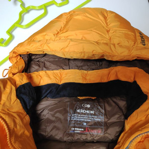 아이더 여성 구스다운 후디자켓입니다. 여성 95정사이즈