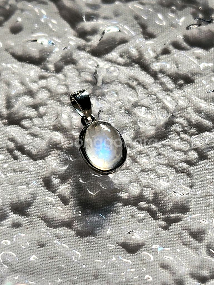 은수공예 AA+ 블루문스톤 펜던트 (6x8mm)--0