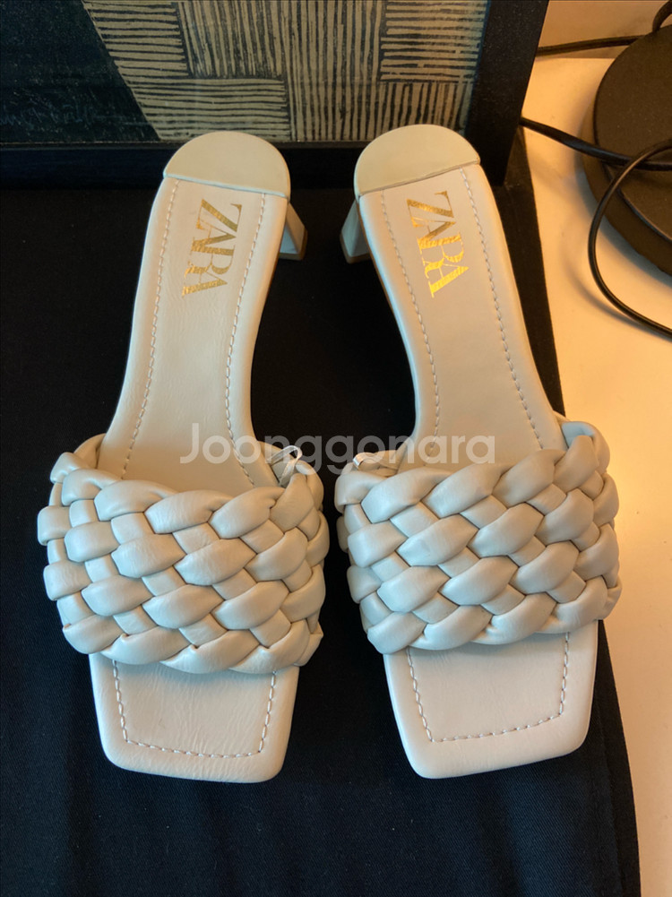 zara 미디 위빙 슬리퍼 245~250--0