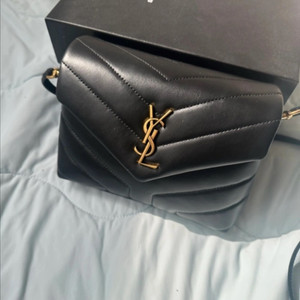 입생로랑 루루 토이백 금장 ( 실착1회s급)