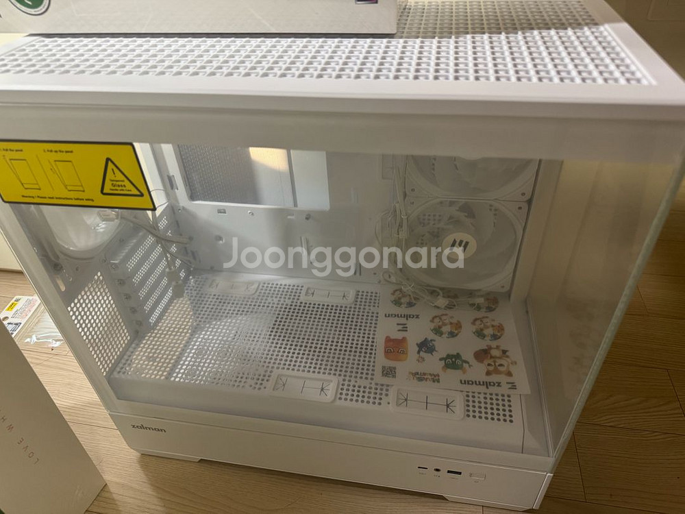 잘만p30 새상품 컴퓨터 어항케이스 화이트--0