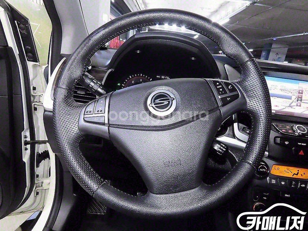 [KG모빌리티(쌍용) ]뉴코란도C 2WD 2.0 CVT--9