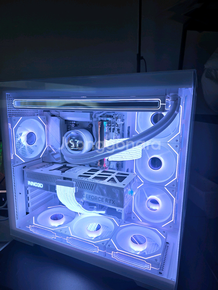 9800X3D RTX5080 화이트PC--1
