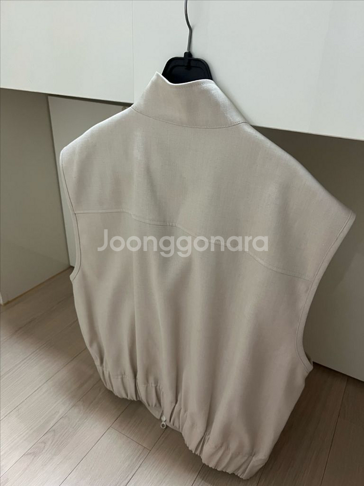 언더스탠딩 플랩 베스트 나시 민소매 집업 하이넥 조끼--2