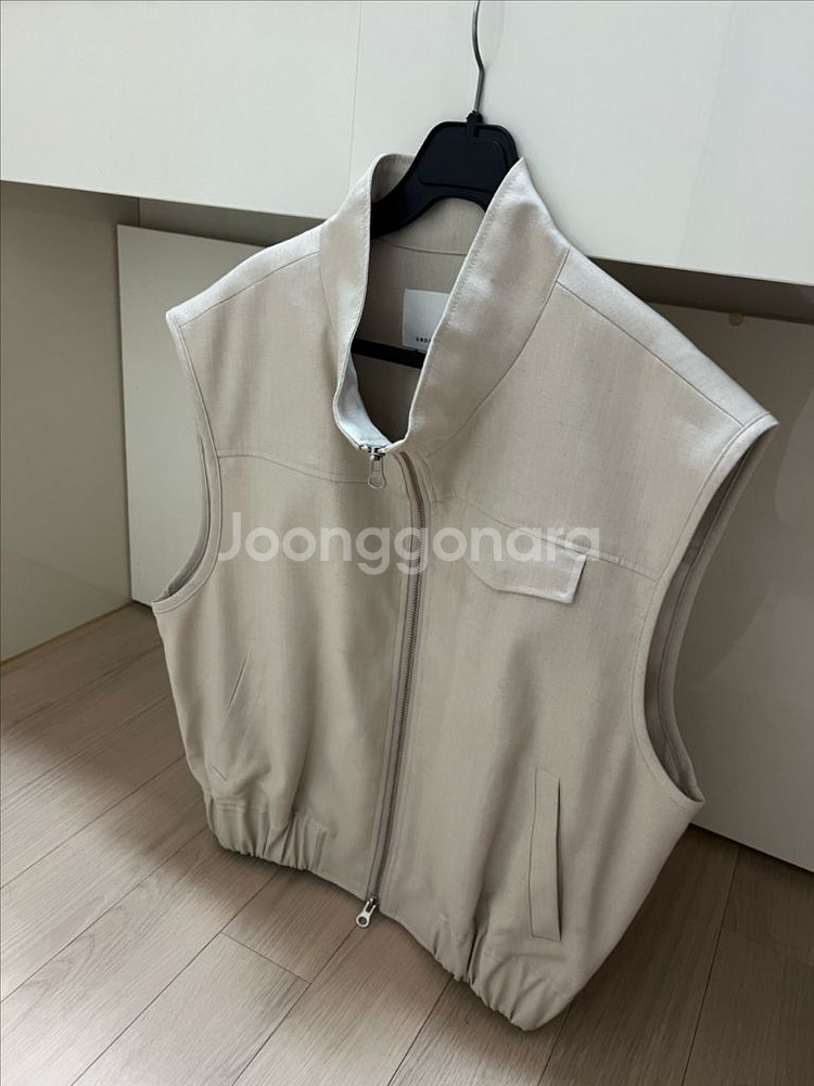 언더스탠딩 플랩 베스트 나시 민소매 집업 하이넥 조끼--1
