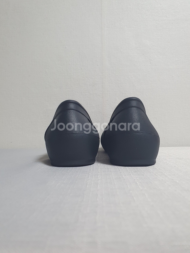 택포가 240mm 크록스 샌들 켈리 플랫 블랙--4