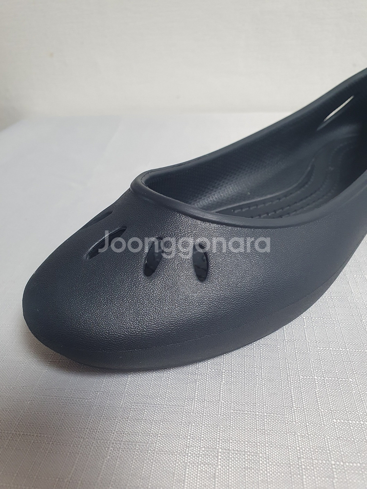 택포가 240mm 크록스 샌들 켈리 플랫 블랙--7