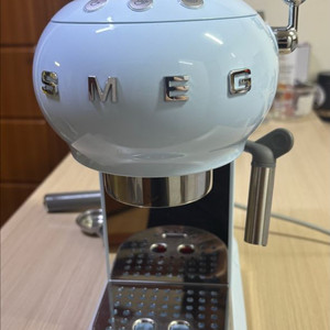 Smeg 스메그 반자동 커피머신 에스프레소머신 ECF0