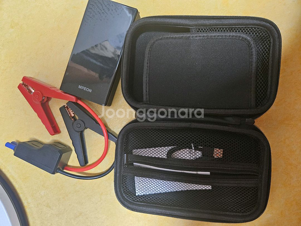 차량,오토바이 휴대용 점프스타터 팝니다.--1