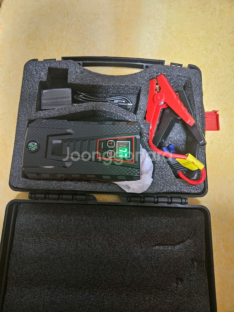 차량,오토바이 휴대용 점프스타터 팝니다.--3