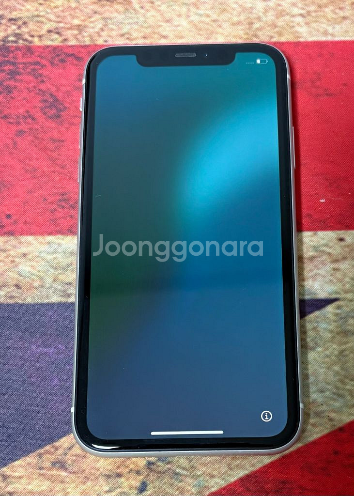아이폰 11 화이트 64GB 판매합니다--0