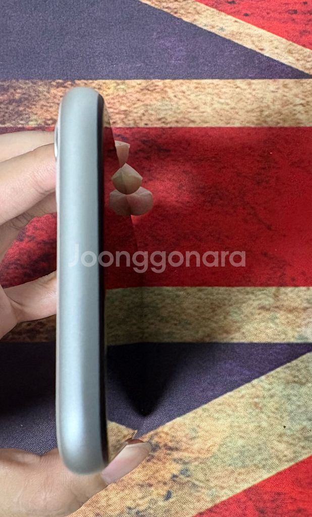 아이폰 11 화이트 64GB 판매합니다--4