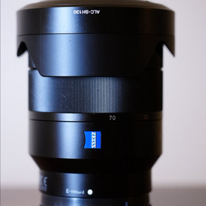 소니 Vario-Tessar T* FE 24-70mm