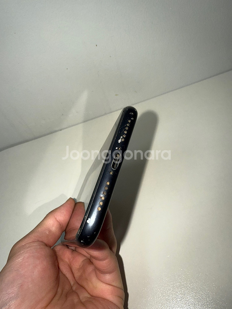 아이폰 XR 128GB 블랙/액정 파손/배터리79%--2