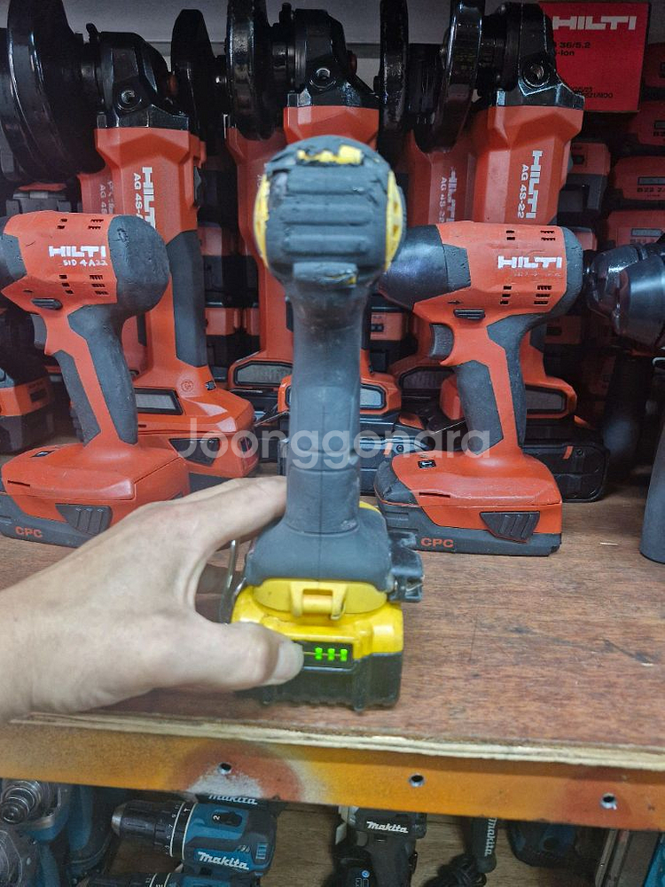 디월트충전임팩 충전임팩드라이버--3