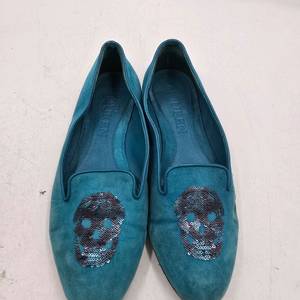 Alexander McQueen 스컬 시퀸 로퍼 235