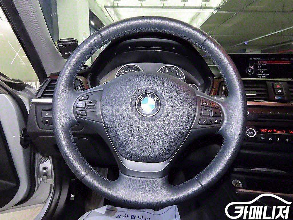 [BMW]3시리즈 (F30) 320i #최저가도전--6