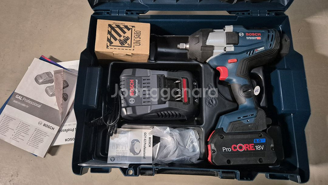 보쉬 gds18v1000c 배터리 2개--1