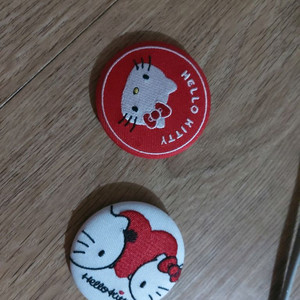 헬로키티 핀뱃지 산리오