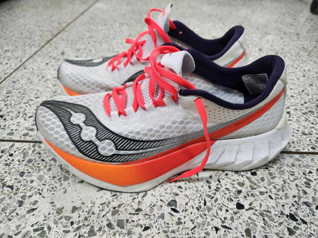 Saucony 엔돌핀 프로4 런닝화