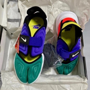 나이키 아쿠아 리프트 (새제품 ) nike 타비