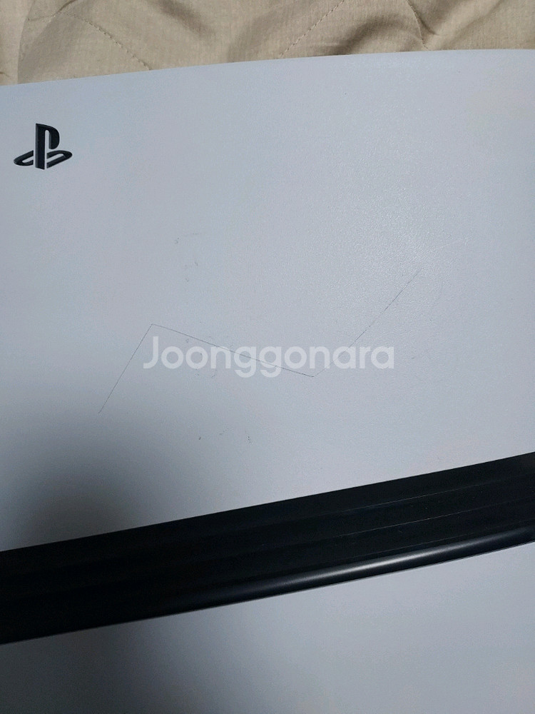 PS5 프로 약간 기스 있는거 팔아요--1