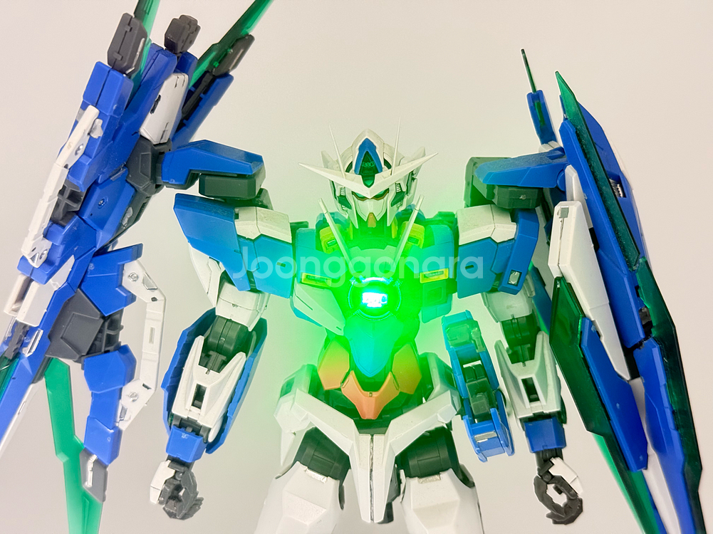 MG 퀀터 풀세이버 가조립 (LED 2개 포함)--1