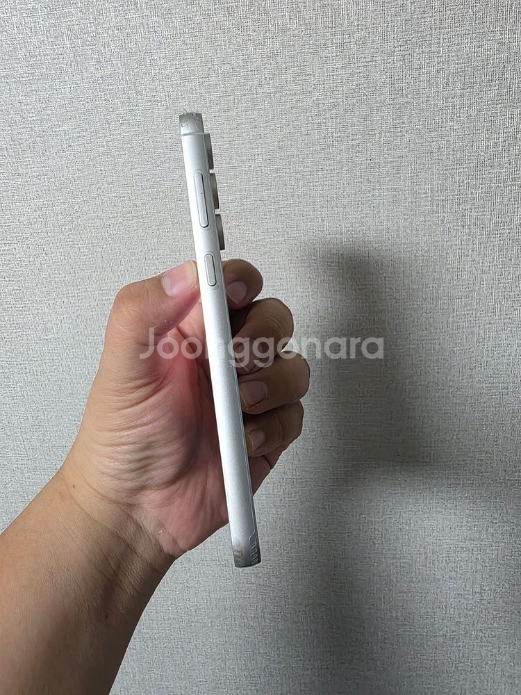 갤럭시 S23FE 화이트 256기가 SS급 팔아요~--4