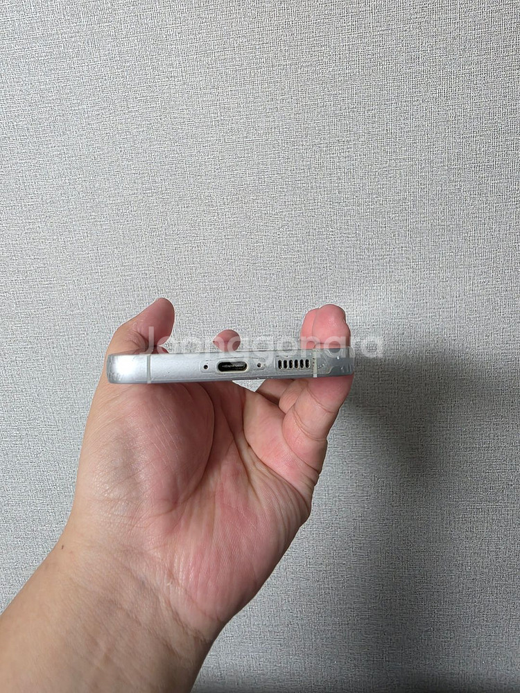 갤럭시 S23FE 화이트 256기가 SS급 팔아요~--1