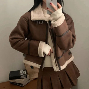 에이블리 샌드 양털 하이넥 무스탕