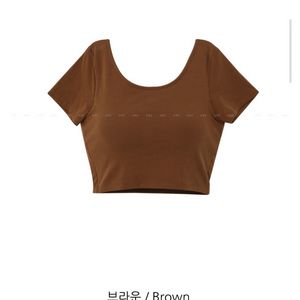 캡내장 크롭티 브라운