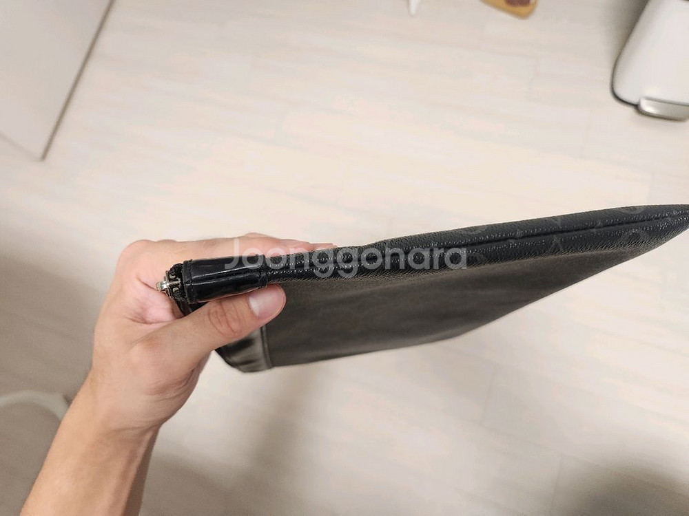 루이비통 포쉐트 아폴로 클러치--8