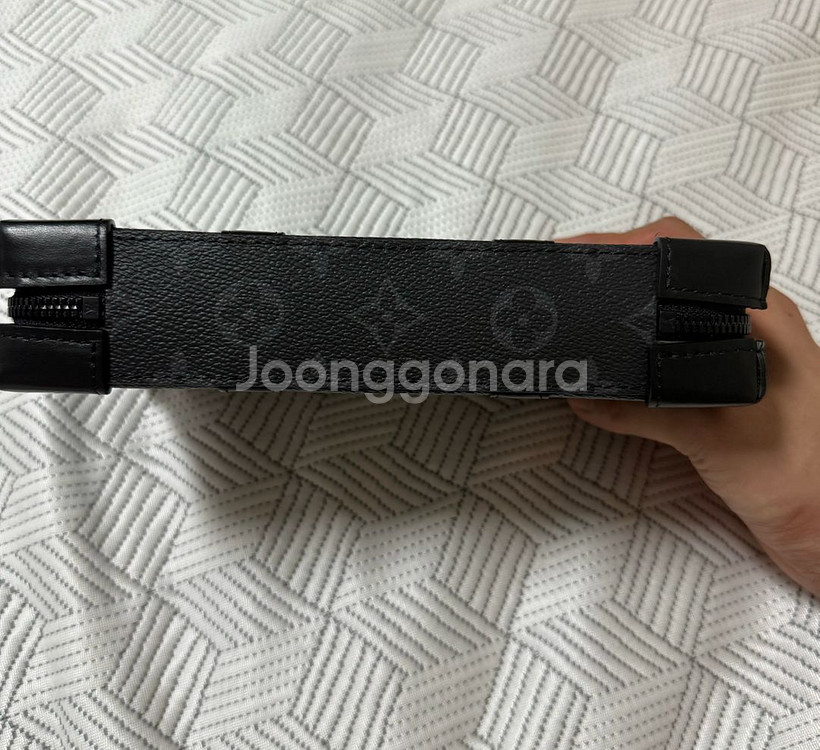 [OS] 루이비통 이클립스 소프트 트렁크 웨어러블 월릿--3