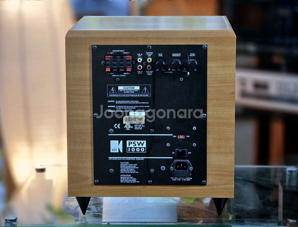 영국 kef 사의 고급형 액티브 서브우퍼--6