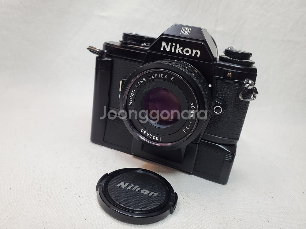 Nikon EM+MD-E+50MM F1,8--0