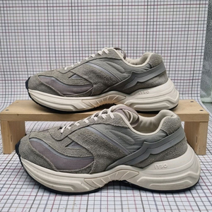 이소 아큐빅 타우페 남성운동화270