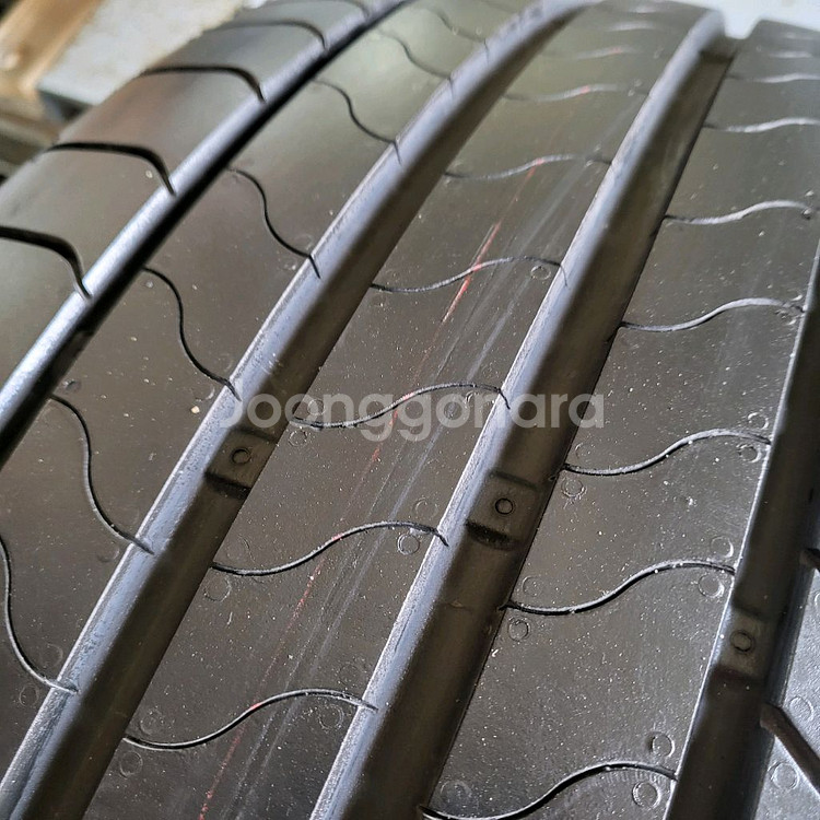 225 55 18 신품급 중고타이어 팝니다--2