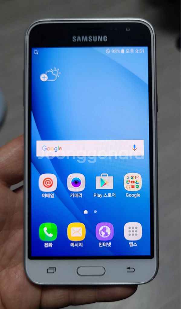 갤럭시 J3(J320) 화이트 팝니다.--0