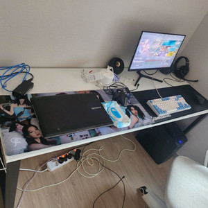 컴퓨터 책상 급하게 판매합니다