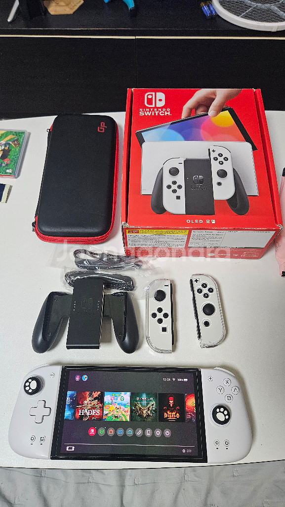 닌텐도스위치oled+8bitdo패드+모바hd6패드--1