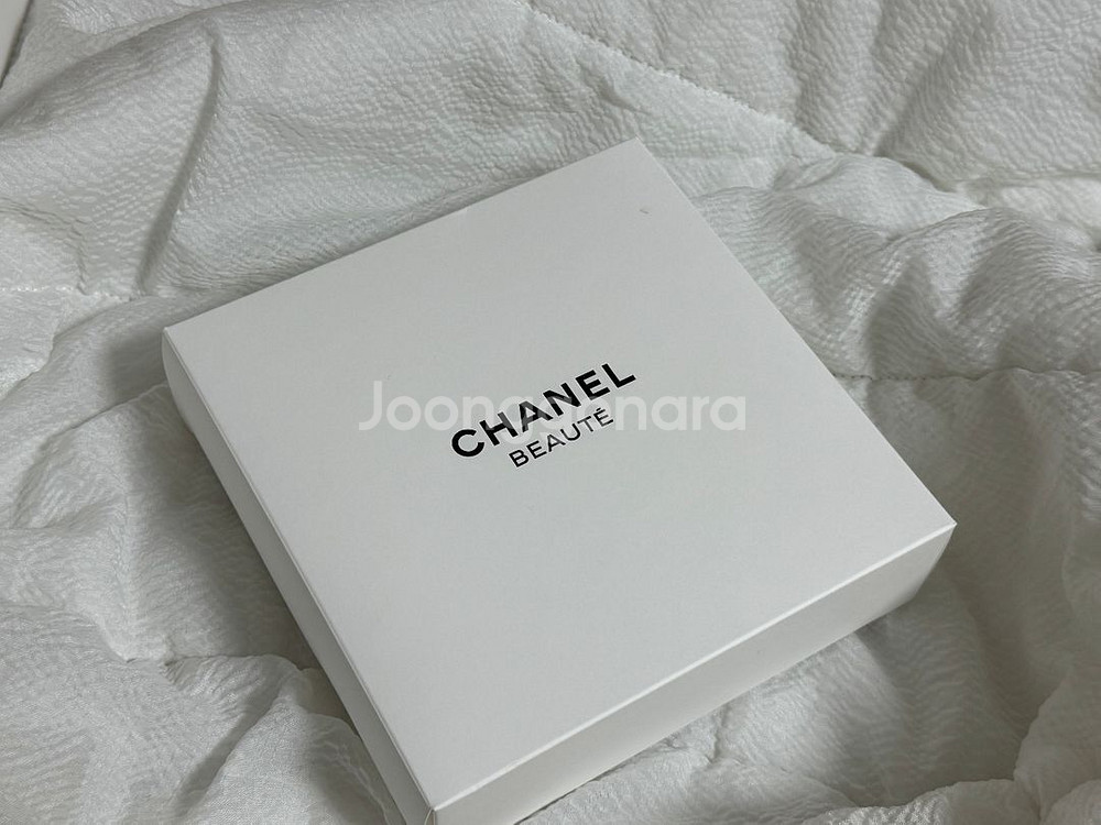 샤넬 뷰티 코스메틱 핑크 원형 파우치--3