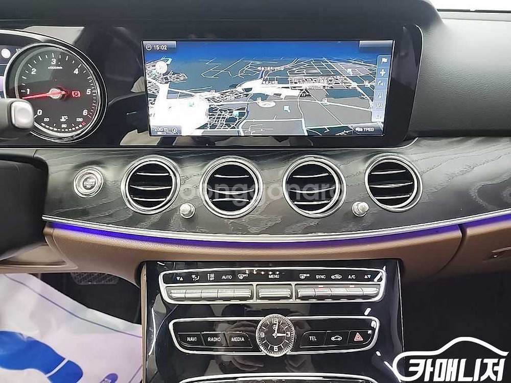 [벤츠]E-클래스 W213 E220d 4MATIC 아방--7