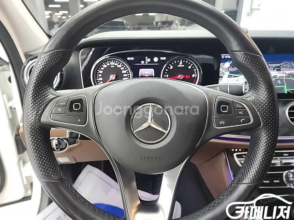 [벤츠]E-클래스 W213 E220d 4MATIC 아방--9