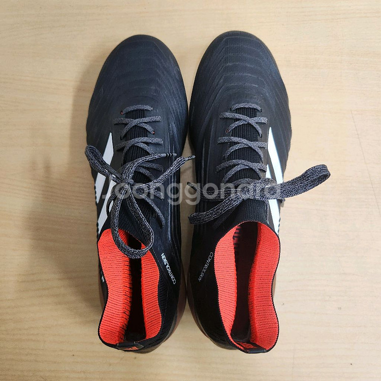 정품 아디다스 프레데터 18.1 남성 축구화 265--6