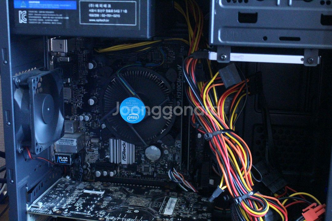 i5 9400 라데온 RX580 컴퓨터 본체 팝니다--1