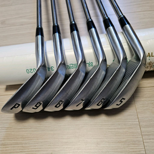 스릭슨 i505 아이언 세트.