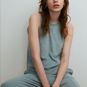 인사일런스우먼 슬리브리스 나시